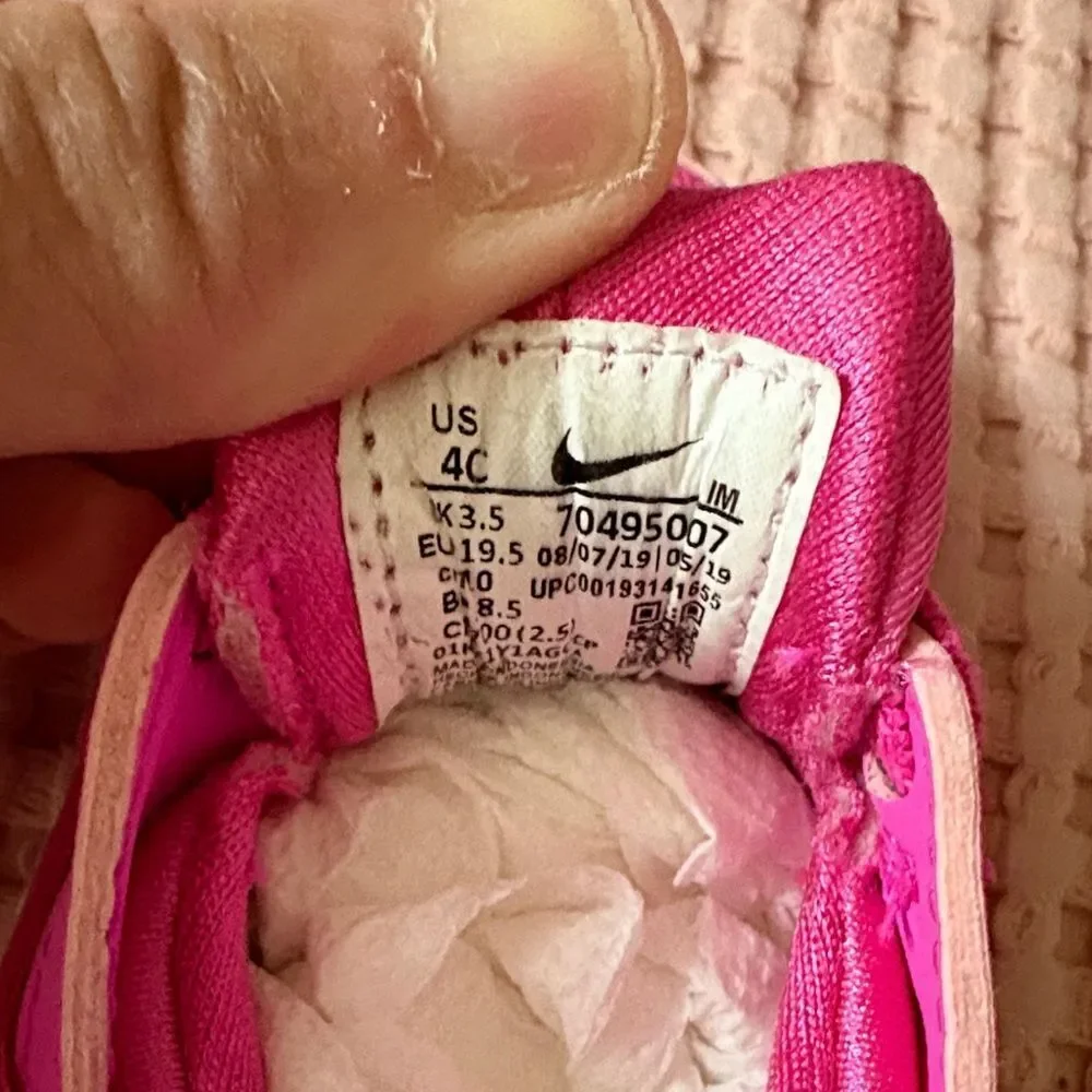 Infant Nike Huaraches Bright Pink Size  4C Like New!
